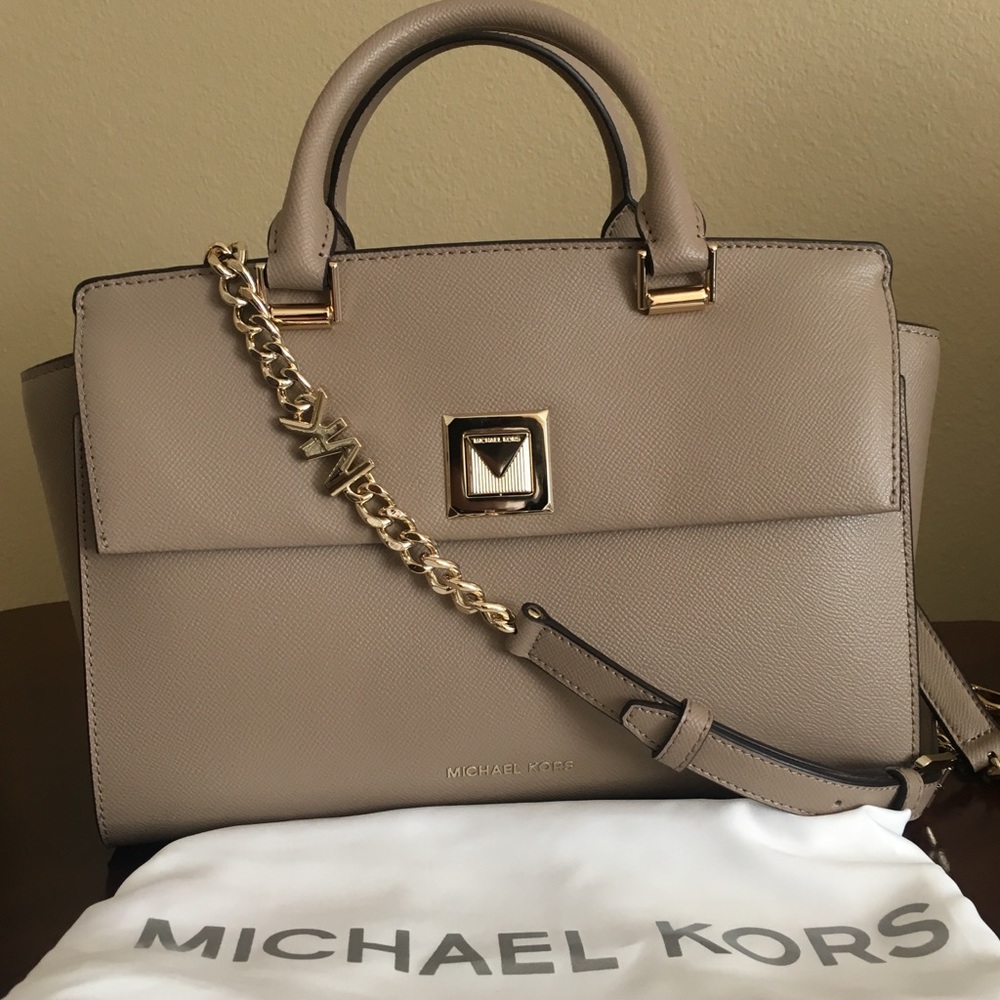 Price firm ❗️Michael kors medium Sylvia satchel - Picture 1 of 8
